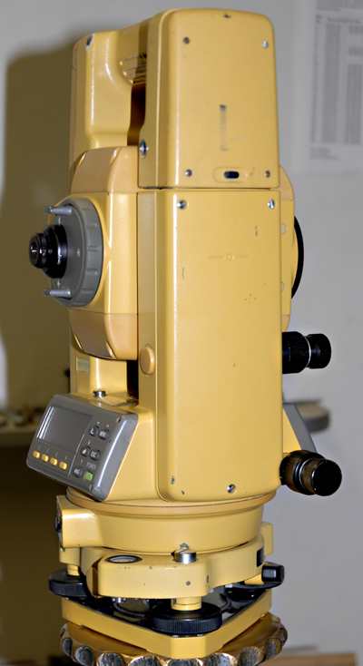 Topcon GTS-311 Total Station